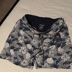Nautica Blue Floral Men's Board Shorts
NWT
